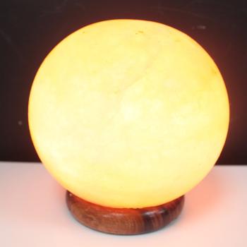 Salzlampe - Kugel (mit Holzsockel)