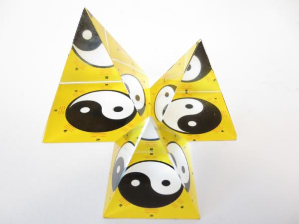 Kristall-Pyramide Ying Yang